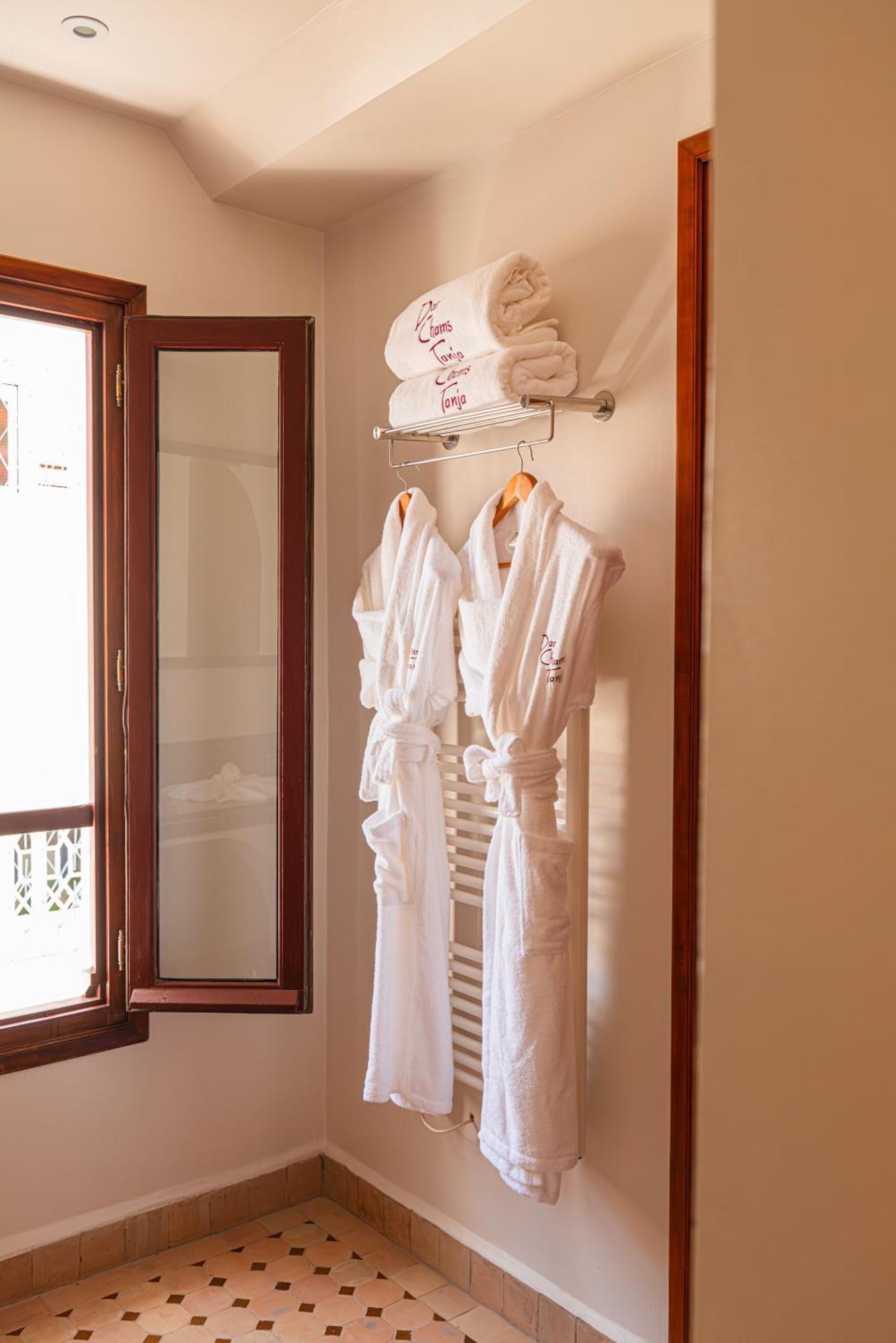 Twin Room Shower,1688815027:JPEG